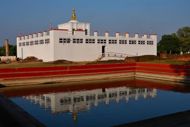 10 Day Kathmandu, Nagarkot, Chitwan, Lumbini, Pokhara Luxury Tour in Nepal - Chitwan National Park: safari time plus canoe and Tharu culture