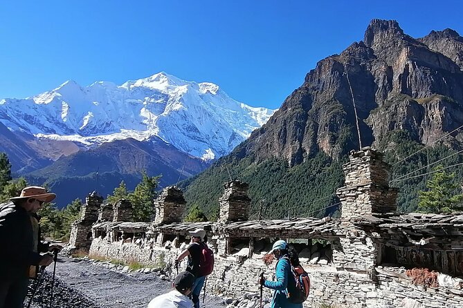 10 Days Annapurna Circuit Trek - Day 5 in Manang: Village life and Gangapurna Lake