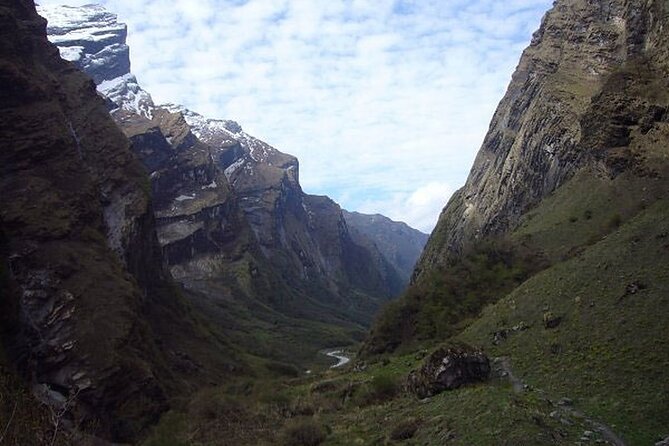 12 days A Perfect hiking tour to Annapurna Base Camp via Ghorepani and Poon Hill - Day 6: Khuldighar checkpoint, then climbing toward Dovan