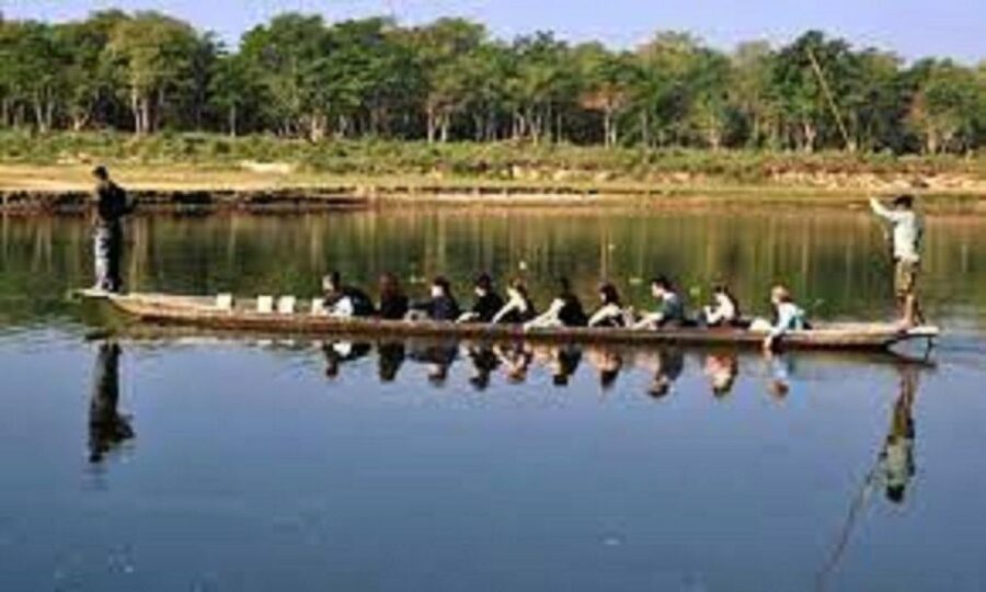 3-Day Chitwan Jungle Safari Adventure From Kathmandu/Pokhara - Day 2 Wildlife Focus: Canoe, Birdwatching, Jungle Walk, and Breeding Centers
