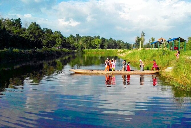8 Days Tour in Nepal (3 Star Accommodation) - Chitwan Safari Day: Rhino and Crocodile Odds, Plus That Early Bird Moment