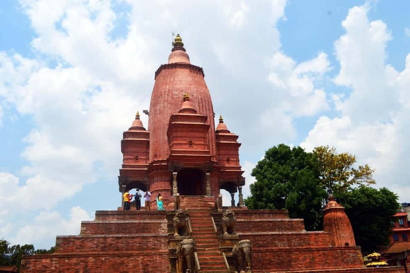 Bhaktapur Durbar Square 4-Hour Tour - The 55 Jhyale Durbar and Wood Carving, What to Look For