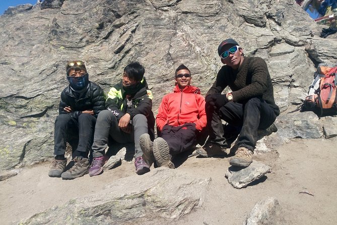 Everest Base Camp+Gokyo Ri - Trekking through Sherpa villages, yak herds, and plant life