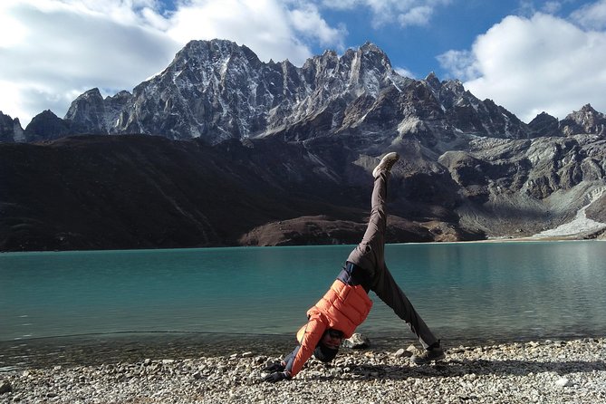Everest Base Camp Yoga Trek - 15 Days - The climb toward Gorakshep: Dughla, Chukpo Lari, and crossing into glacier country
