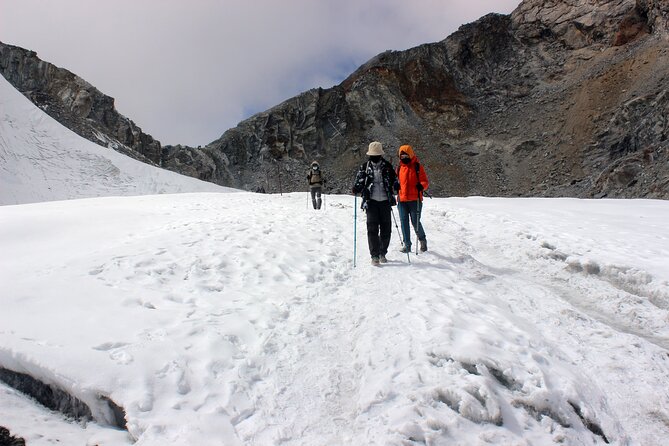 Everest Gokyo Valley Trek - 12 days - The flight day reality: Lukla at 6:15 am energy