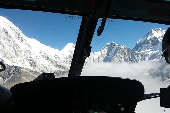 Everest Helicopter Tour from Kathmandu with Landing for Breakfast - Everest View Point and the 1-Hour Break at Hotel Everest View