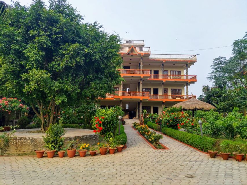 From Kathmandu/Pokhara: 3-Day All-Inclusive Chitwan Safari - What to wear and pack for Chitwan’s sun and insects