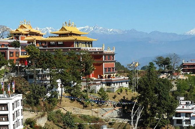 Hiking & city tour in Kathmandu with community Volunteering - Getting oriented: Thamel pickup and a private-group setup