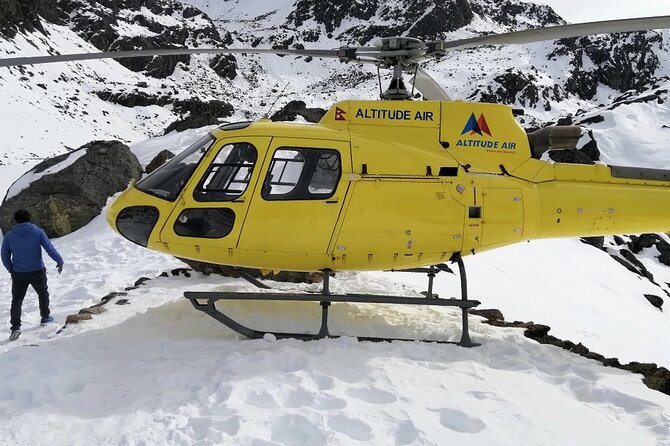 Himalayan Gosaikunda Helicopter Tour from Kathmandu - Group size, pickup, and why small groups matter in the air