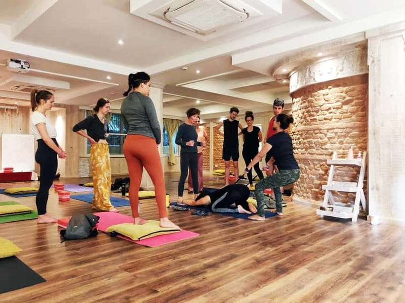 Kathmandu: 1, or 3-Day Yoga, Meditation & Reiki Retreat - Reiki healing therapy: what it is built to do and what you can expect