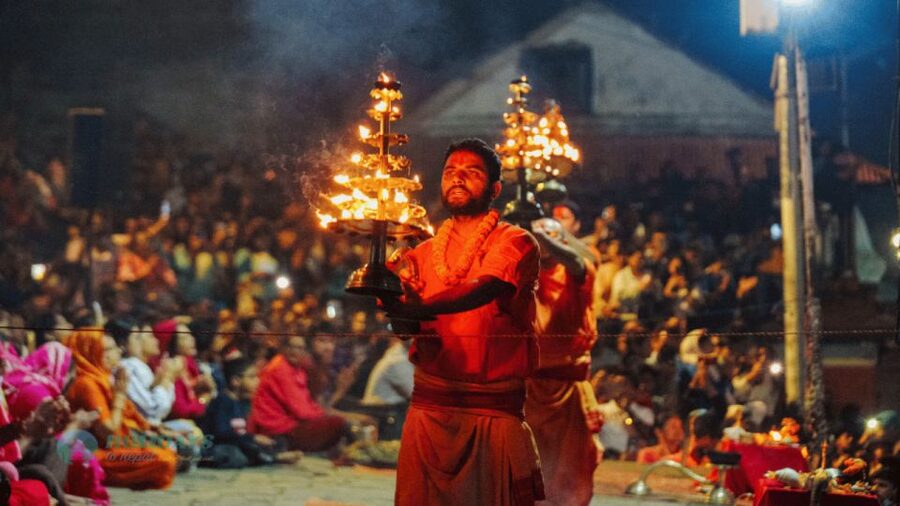 Kathmandu: 3 hours night Pashupatinath Aarti Tour - The Night Aarti Experience: Ritual, Sound, and Focus