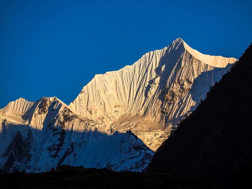 Kathmandu: 6 Days Langtang Valley Trek - Altitude and weather reality around 3,870m and 4,770m