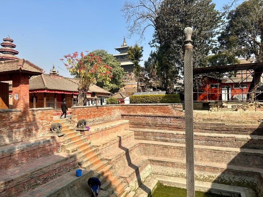 Kathmandu: 7 UNESCO-Listed city sites group day trip - Pashupatinath Temple by the Bagmati River: ritual intensity you should be ready for