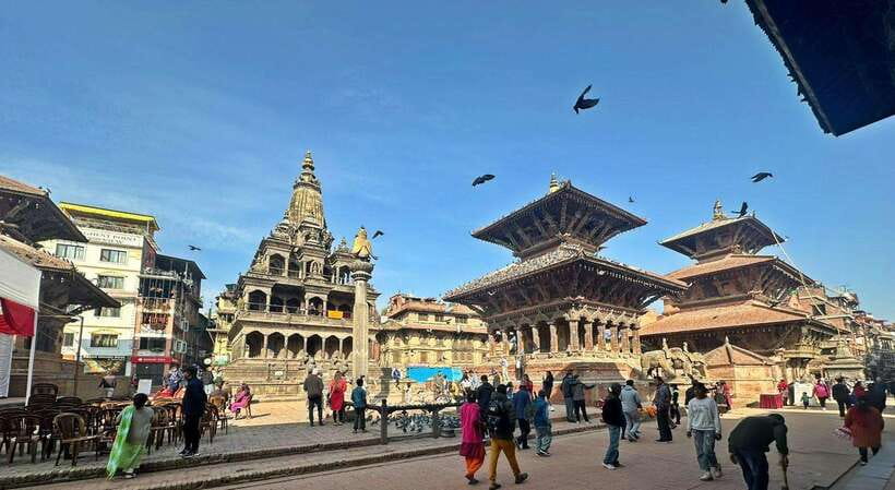 Kathmandu: 7 UNESCO Sites Tour with Optional Dinner - Boudhanath Stupa: circumambulation, lunch, and arts market time