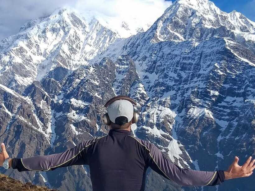 Kathmandu: 8-Day Annapurna Circuit Trek via Thorong La Pass - Pisang to Manang: Braga, monastery stops, and suspension bridges that keep you awake