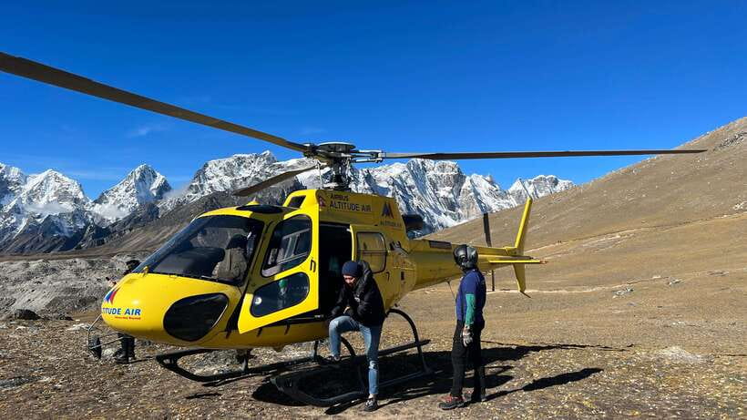 Kathmandu: Everest Helicopter Tour with Landing & Breakfast - Lukla Refuel Stop and the Weight-Balance Split at Pheriche