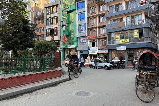 Kathmandu Food & Drink and Shopping Rickshaw Tour - What you will eat, from small bites to a full dinner