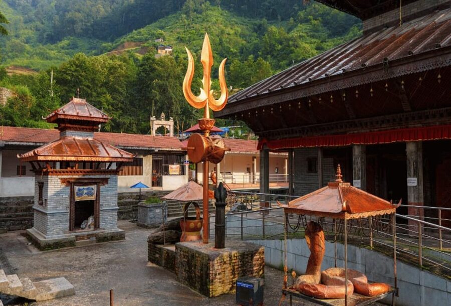 Kathmandu: Nagarkot, Bhaktapur, Doleswor & Sanga Statue Tour - Doleshwor Mahadev Temple: A Peaceful Stop With a Kedarnath Connection