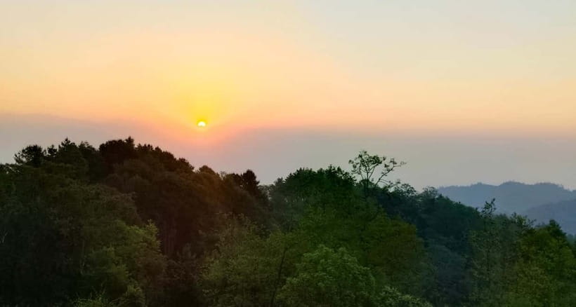 Kathmandu: Nagarkot Sunrise & Hike with Lunch -Private/Group - Lunch Box and Optional Breakfast, Simple Food That Fits a Early Start
