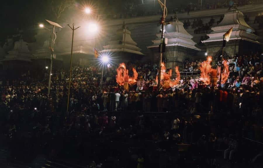 Kathmandu: Pashupatinath Aarati & Cremation Evening Tour - Open-air cremation viewing: respectful observation, not a photo stunt