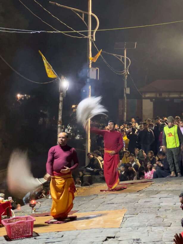 Kathmandu: Pashupatinath Evening Aarati Tour Private/Group - Photos, sound, and comfort: small choices that make a big difference