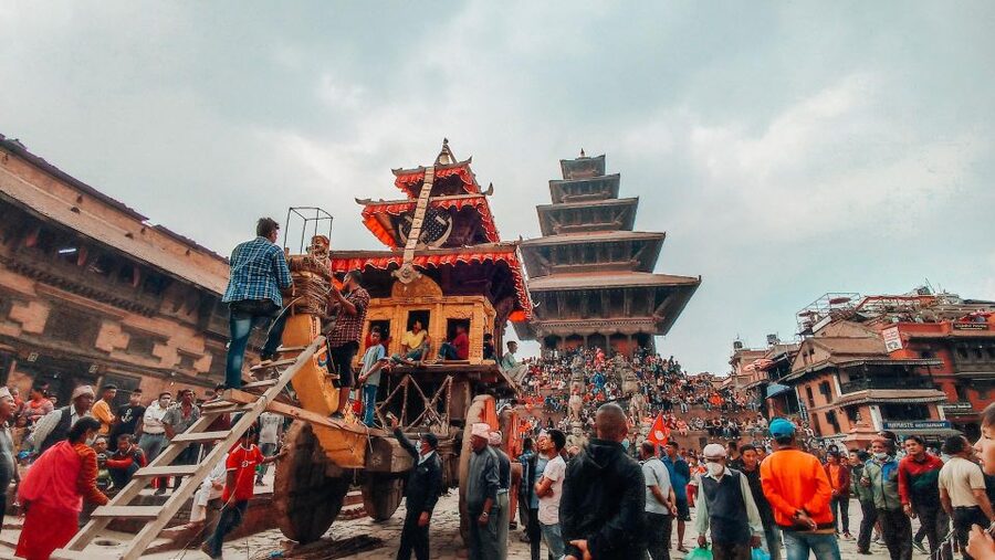 Kathmandu: Private Bhaktapur and Patan Sightseeing Tour - Drive to Bhaktapur: a short ride that changes the mood