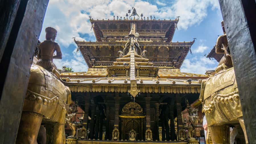 Kathmandu: Private Patan and Bhaktapur Sightseeing Tour - Patan Durbar Square: the Malla kings show up in stone