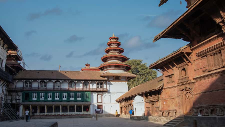 Kathmandu: Private Patan and Bhaktapur Sightseeing Tour - Lunch break and the drive to Bhaktapur: reset before the next heritage maze