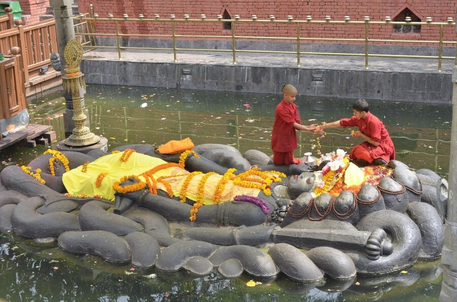 Kathmandu Sightseeing By Bus Day Trip - Pashupatinath Temple: an important stop where you can take your time