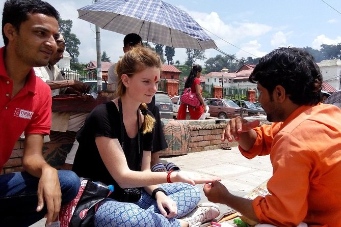 Kathmandu Spiritual Sites: Bodhnath & Pashupatinath Tour - The Aarti at Sunset: How to Watch the Lights Ritual Respectfully