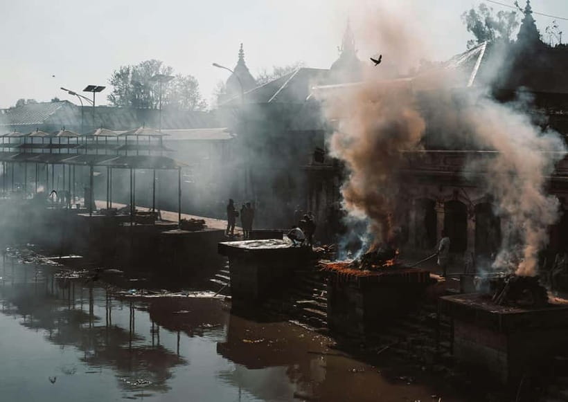 Katmandu: Pashupatinath Open Cremation & Evening Aarati - The Pashupatinath Aarati: chanting, oil lamps, and Shiva devotion