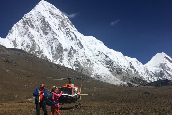 Landing Private Helicopter at Everest base camp & Gokyo for photo - Private tour feel: guide attention and real pilot professionalism