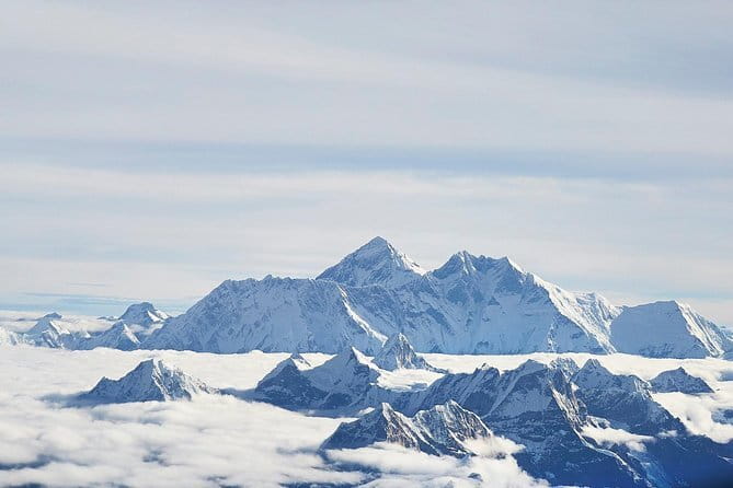 Mount Everest Scenic Flight 50 Minutes - Oxygen, medical kits, and the practical safety stuff