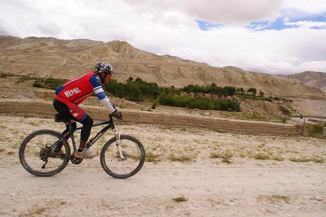 Mountain Bike Tour - The ridge-side ancient town: alleys, shrines, and village life