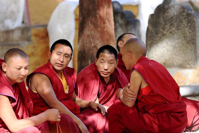 Nepal and Bhutan Tour - 12 Days - Chitwan day 6: ethical wildlife rules, Jeep safaris, and canoe rides on the Rapti