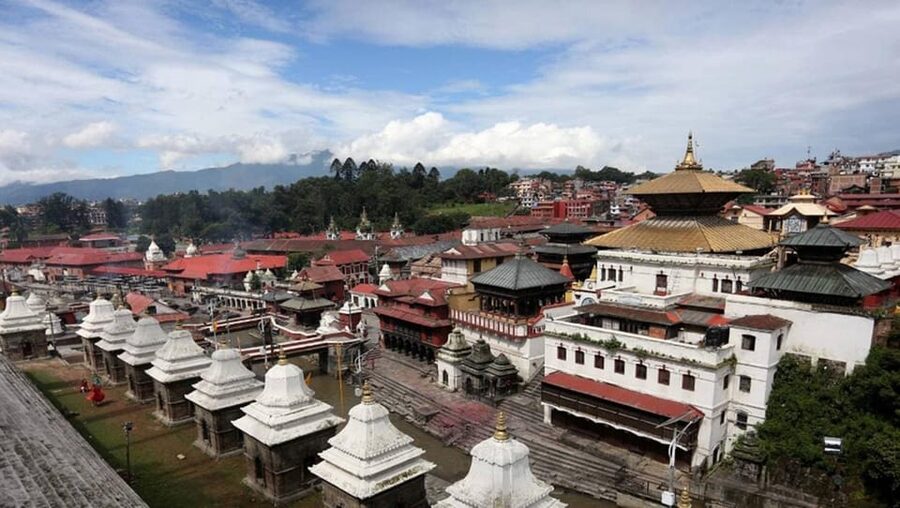 Pashupatinath: Evening tour of temple and Aarati ceremony - Shrines, murtis, incense, bells, and practical etiquette