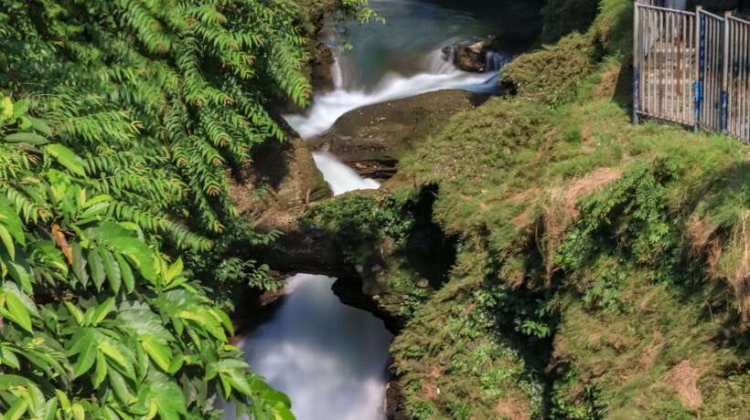 Pokhara: City Sightseeing Group Bus Tour - Pickup in Lakeside and how the group bus day really feels