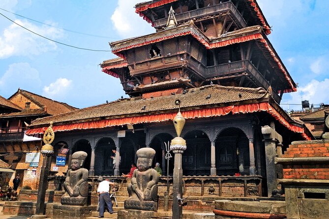 Private Bhaktapur and Nagarkot Day Tour From Kathmandu - The Road Back to Kathmandu: Car Comfort vs Real Traffic