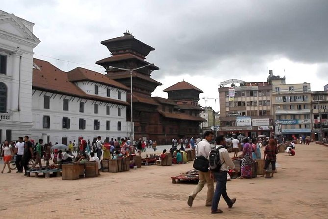 Private Half-Day Tour of Kathmandu Durbar Square and Swayambhunath Temple - Kathmandu Durbar Square: Hanuman Dhoka and Newar Palace Courtyards