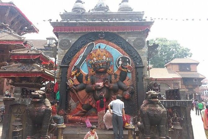 Real Nepal Tour - Kathmandu Valley power stop: Pashupatinath and what to notice
