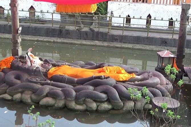 Real Nepal Tour - Pokhara: lake sightseeing with a mix of easy walking and iconic views