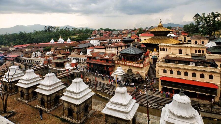 Sacred Kathmandu: Aarati, Cremation Rites & Stupa Serenity - Transitioning to Pashupatinath: the mood shifts fast