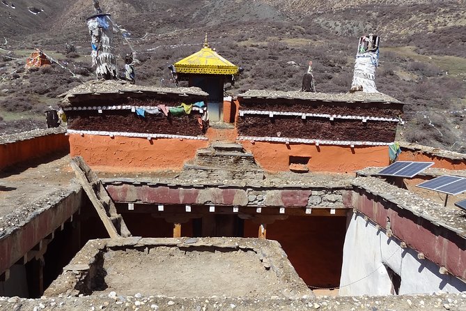 Upper Mustang Classic Trek with Local guide - The middle Mustang days: walking, village rhythm, and staying flexible